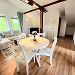 Апартаменты Cozy Country 7persons Close To Airport