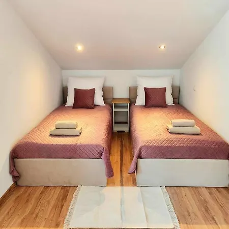 Cozy Country 6persons Close To Airport Apartmán *