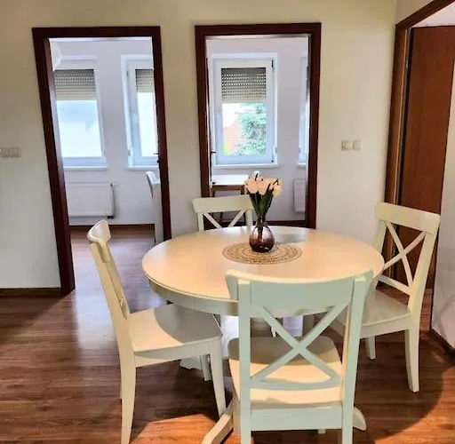 Cozy Country 6persons Close To Airport Apartmán *