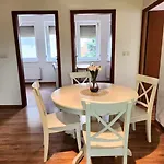 Cozy Country 7persons Close To Airport 아파트 *